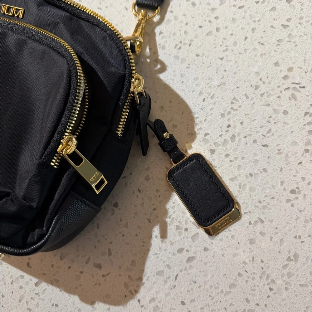 Tumi VOYAGEUR Teghan Crossbody - Picture 5 of 10